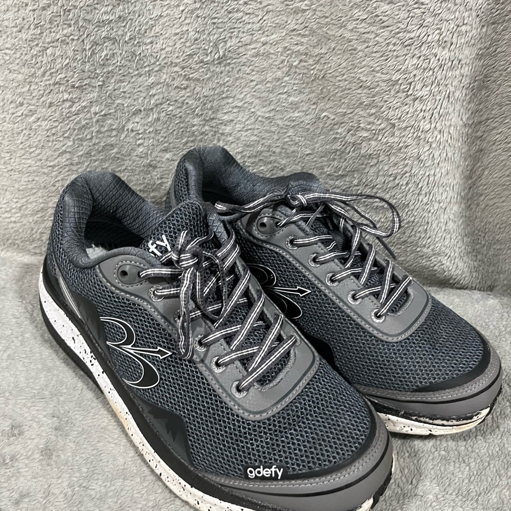 G Defy Men's Gray Athletic Shoes, size 9.5!!